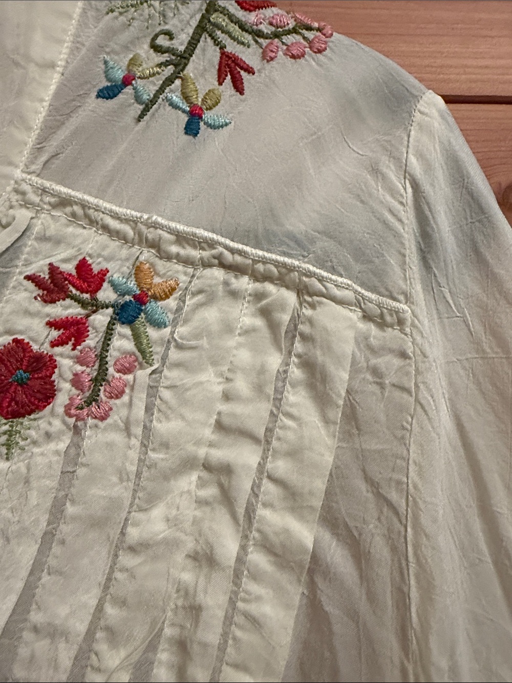 Johnny Was Cream Embroidered Floral Button-Front Tunic - Picture 4 of 5